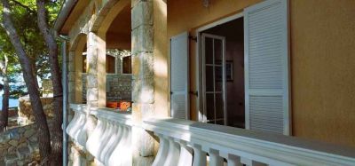 Vila IRMING v borovém lese u moře