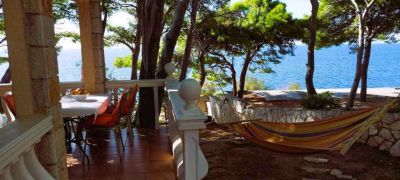 Vila IRMING v borovém lese u moře