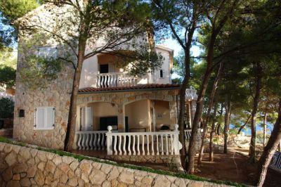 Vila IRMING v borovém lese u moře