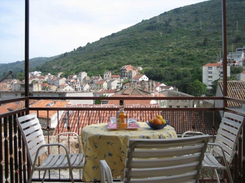 Apartmány v centru Visu