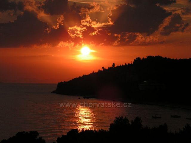 západ slunce nad makarskou