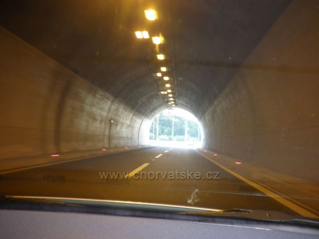 světlo na konci tunelu v Chorvatsku