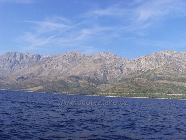 Pohled lodi
 na pohoří Bokovo