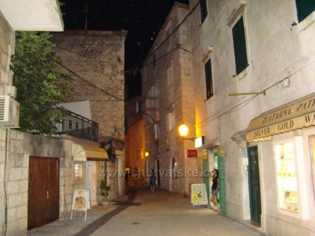 Malebná ulička středomořského stylu :)