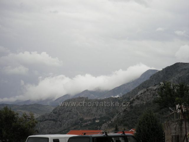 Tak takhle se valí mraky z hor,no prostě nádherná podívaná.