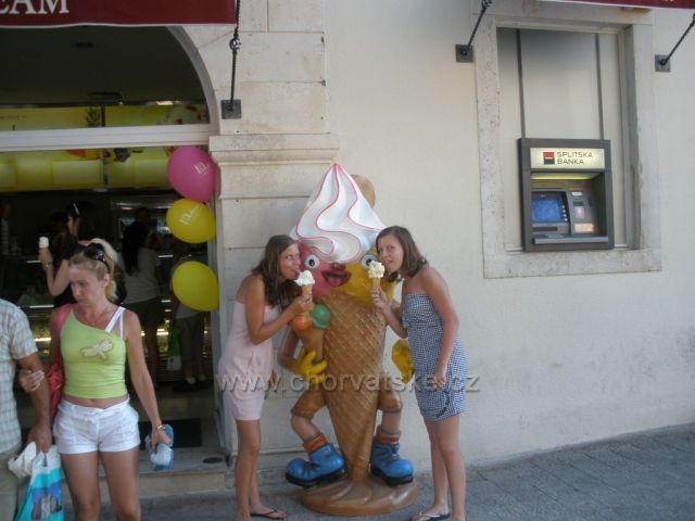 Dubrovník - před vchodem do starého města