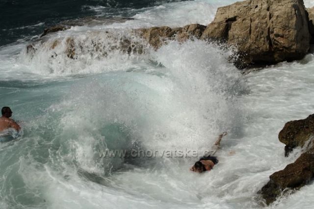 Topenie sa nemeckej turistky v Primoštene.