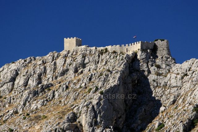 Stari grad nad Omišem