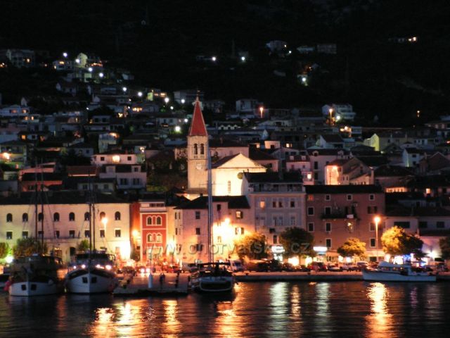 Večerní Makarska 02