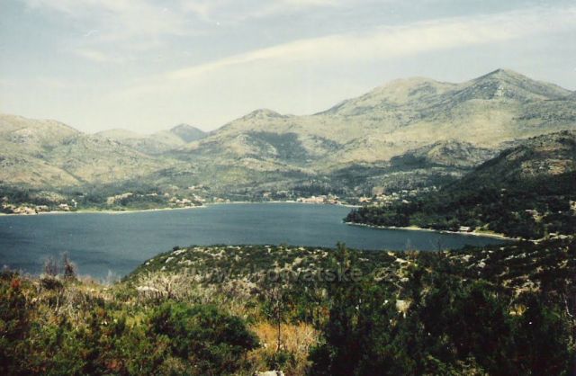 Pred búrkou
Zátoka Slano
28.6.1995