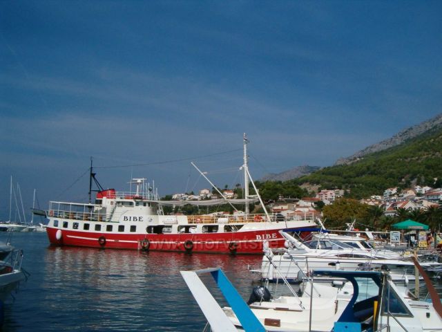 Baško Voda-Výletní loď BIBE
