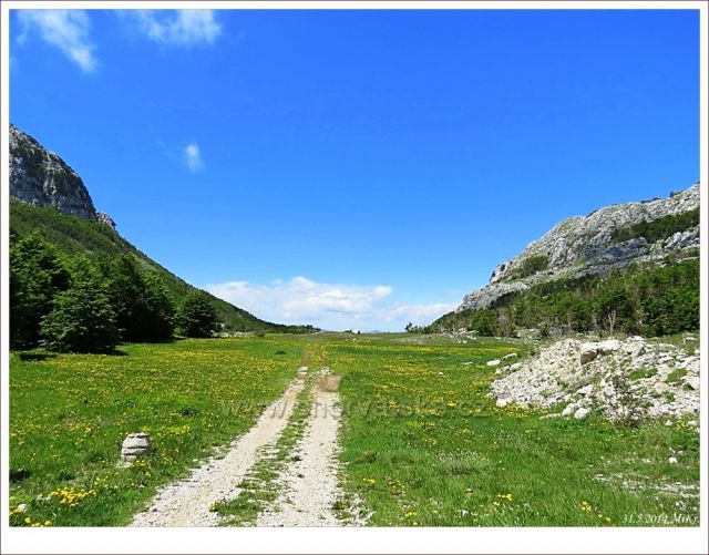 ...cestou do pohoří Lovčen