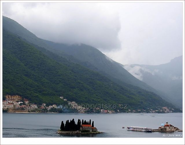 ..ostrůvky Panny Marie Na skalách a sv.Jiří cestou na Sveti Stefan