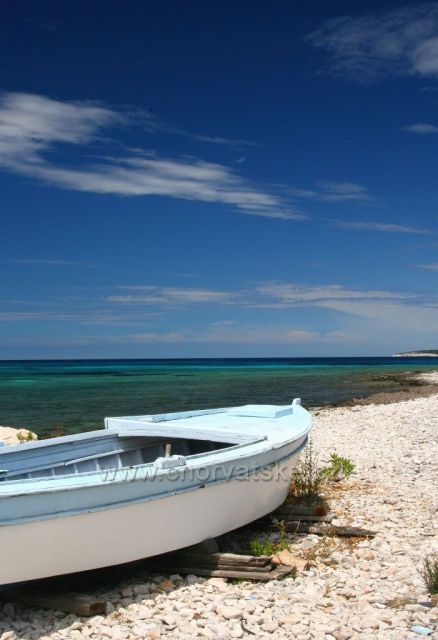 na pláži Veli Žal