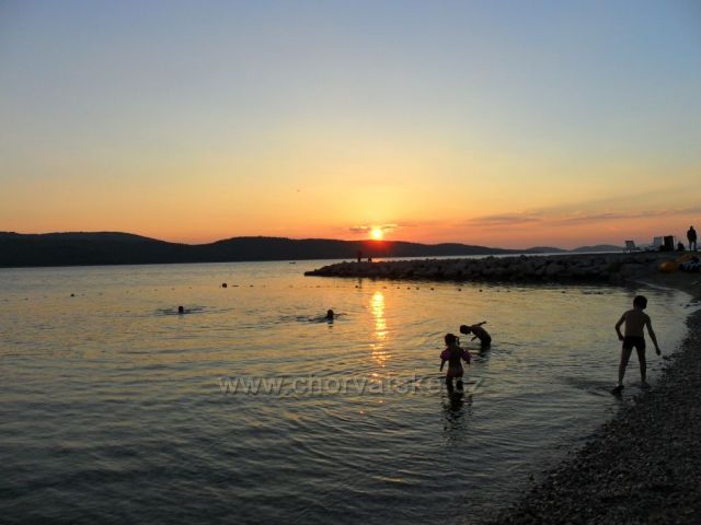 Západ slunce v Šibeniku kemp Solaris