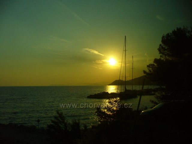 Západ slunce-pohled z autobusu