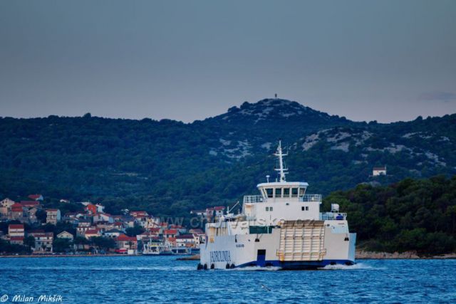 Trajekt z Biogradu na Tkon