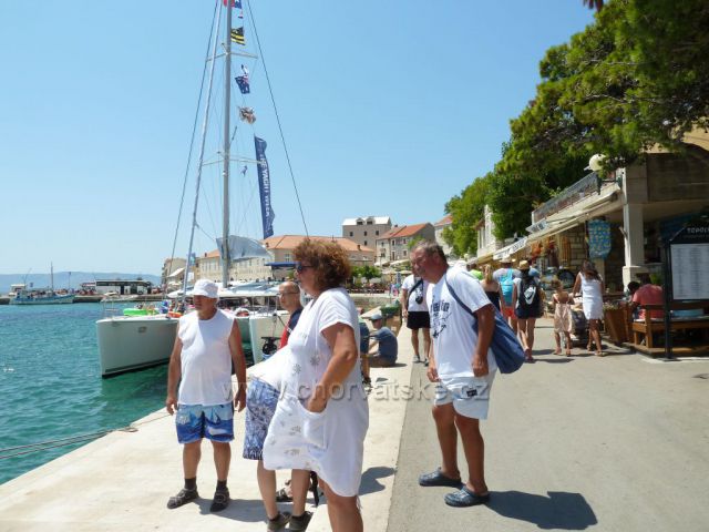 město Bol na ostrově Brač