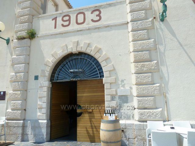 První dalmatská vinařská zádruha