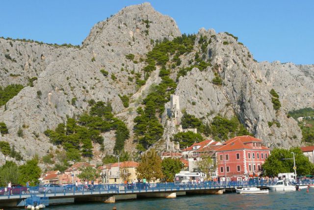 Omiš, most přes řeku Cetinu