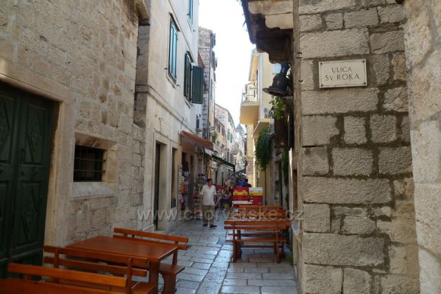 Omiš, středověká ulička