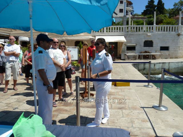 Hvar, správci přístavu řídí lodní provoz