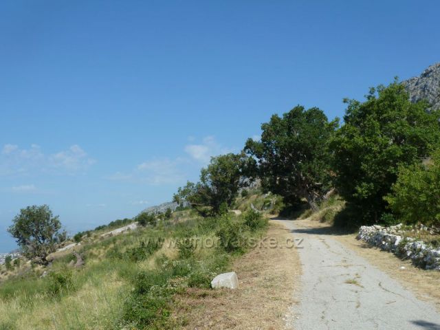 Stare Selo pod horským masivem Mosor
cesta k Omiši