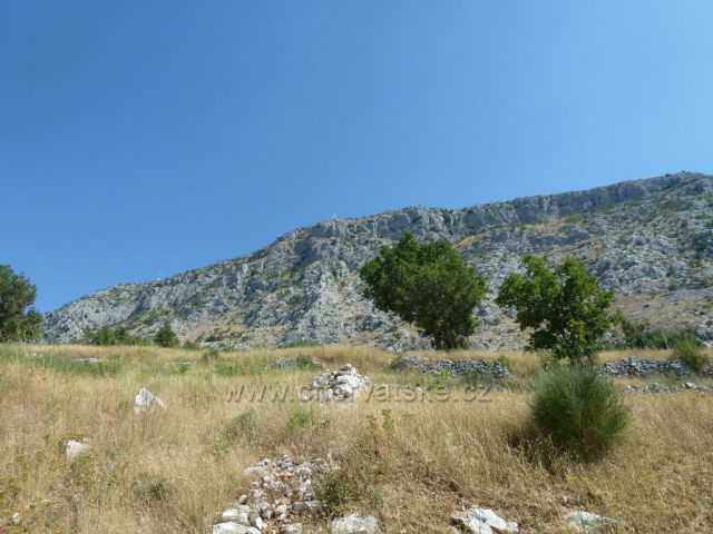 Stare Selo pod horským masivem Mosor