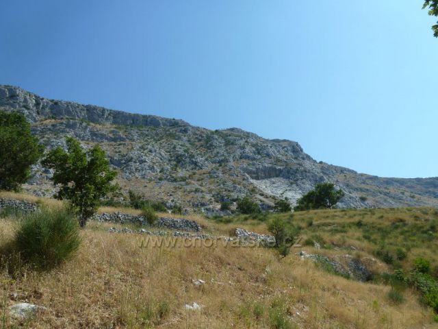 Stare Selo pod horským masivem Mosor