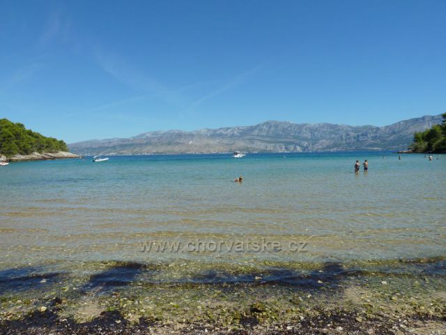 Lovrečina, zátoka na ostrově Brač s pozůstatky kláštera Sv.Lovre (Vavřince) z 5.století