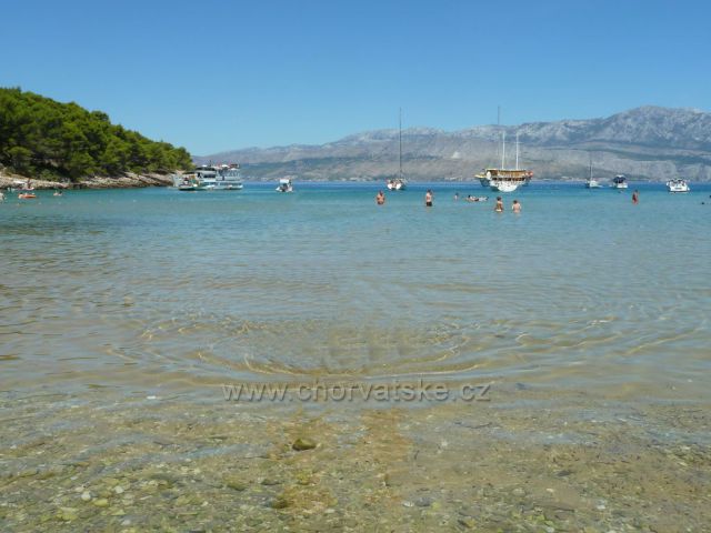 Lovrečina, zátoka na ostrově Brač s pozůstatky kláštera Sv.Lovre (Vavřince) z 5.století