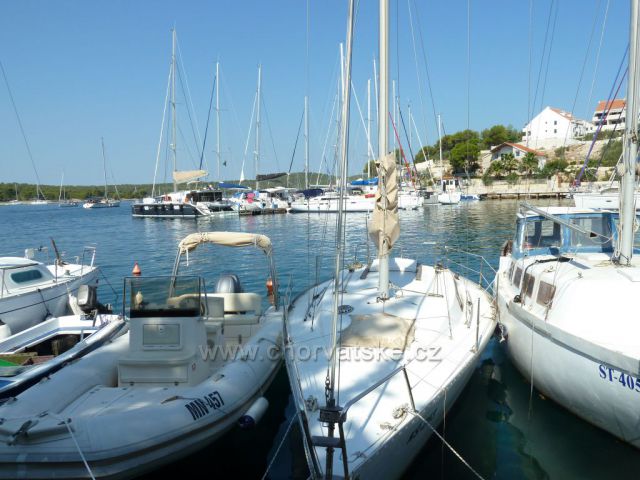 Milna na ostrově Brač
marina