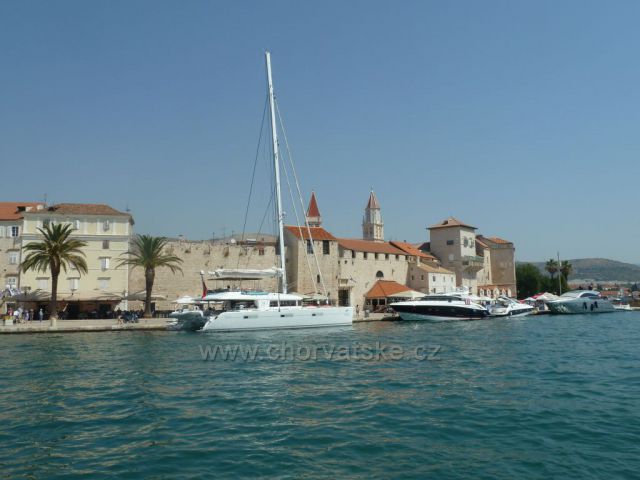 Trogir
Nábřeží Bana Berislaviča