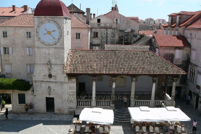 Trogir
Gradska lože (soudní dvůr)