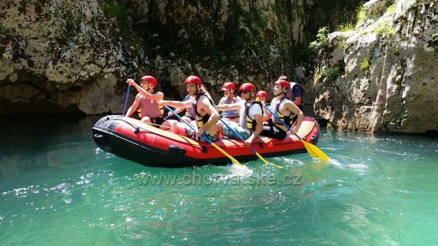 Splouvání řeky Neretvy s Raft Kor