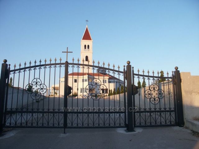 Seget Vranjica-kostolík