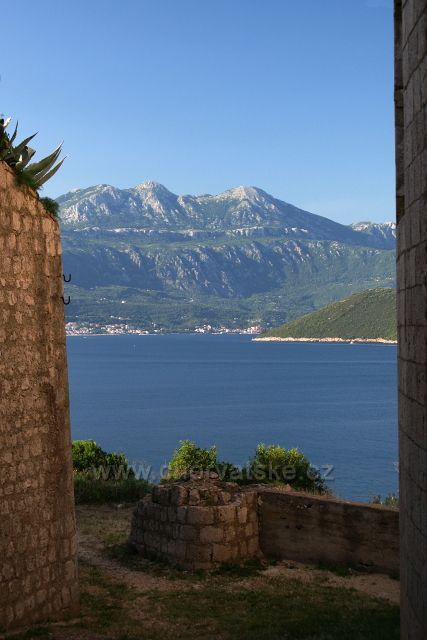 Oštra - pohled na Boku Kotorskou