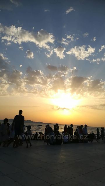 čekání na západ slunce v Zadaru