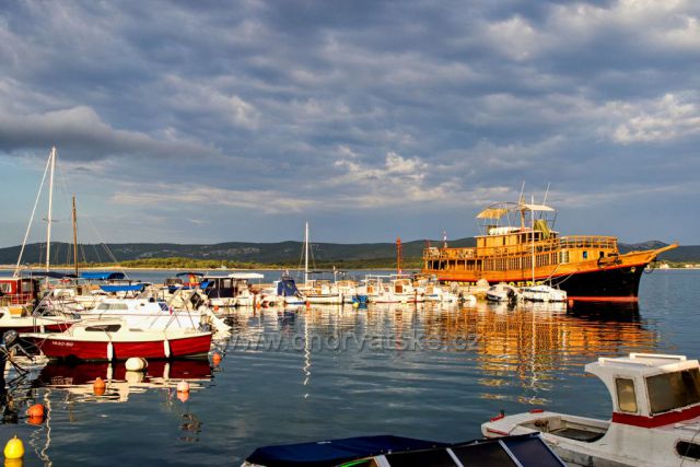 Marina Sv. Filip i Jakov