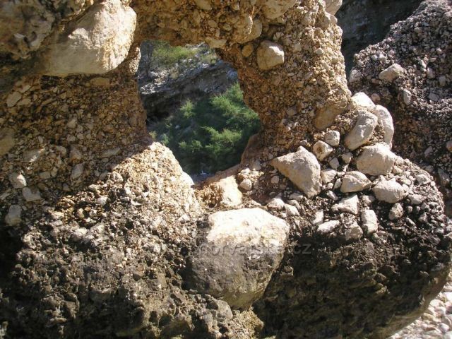 Skalní útvar na Ratu v Drašnicích