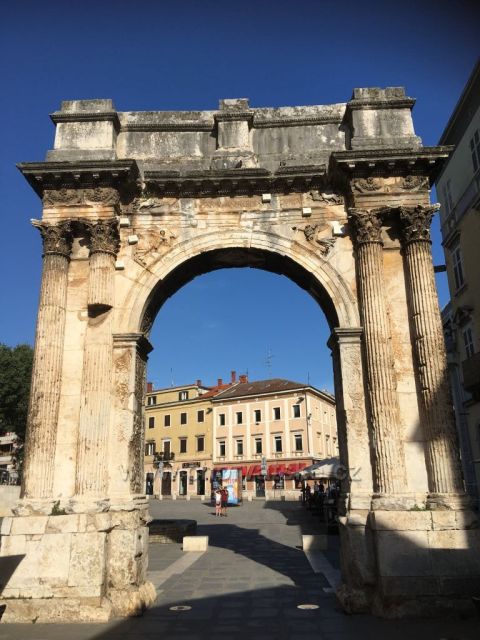 Vítězný oblouk Sergiovců