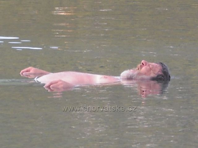 a takhle spí vodník na Dugim Otoku - Luka