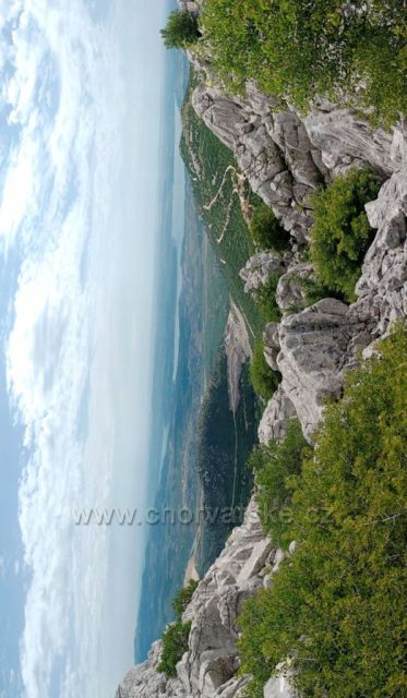 Pohled z Tulovych gredů na Karinské moře