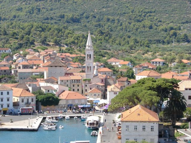 Naše krásná Jelsa na ostrově Hvar se spoustou cukrárniček a fantastickou zmrzlinkou.