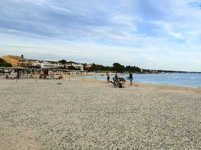 Kamienková pláž Turanj.