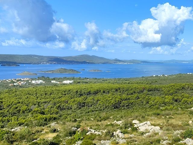 Pašman z výhliadky Crni krug.