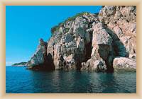 Ostrov Mljet - skalnaté pobřeží